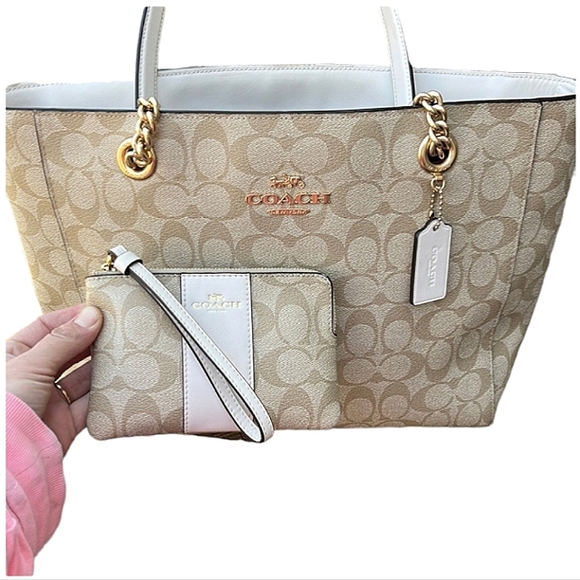 COACH SIGNATURE MONOGRAM CANVAS LEATHER WITH MATCHING WRISTLET 2 PIECE SET LNC - Picture 1 of 16